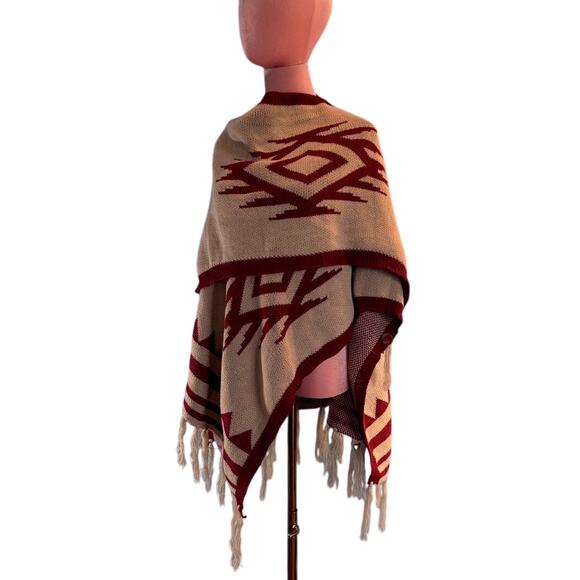 NWT FRANCESCAS ALYA Poncho Wrap Sweater Jacket Southwestern Fringe O/S Acrylic - Picture 1 of 10